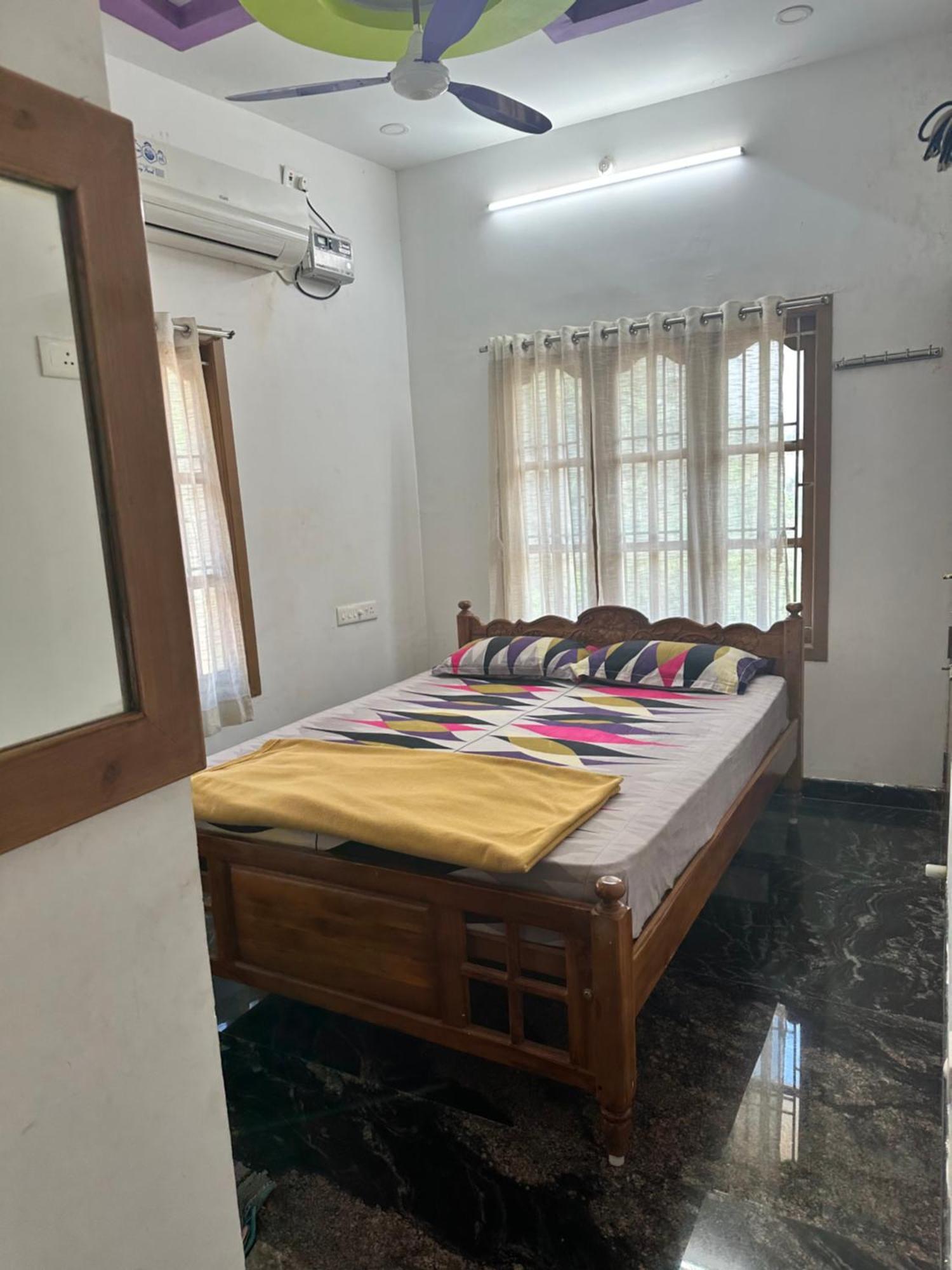 Yuga Guest House Кутталам Экстерьер фото